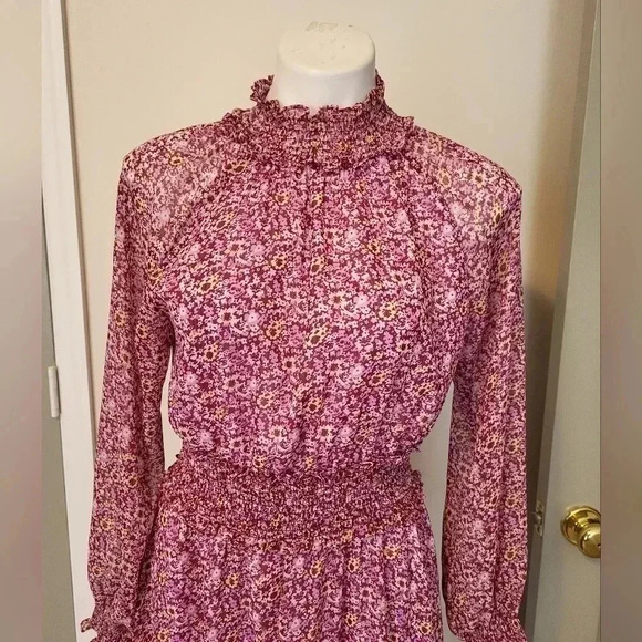 O.P.T On The Run Micro Ditsy Floral Smocked Midi Dress(S) - Picture 6 of 13